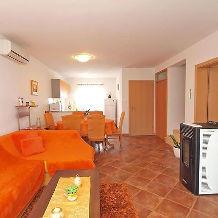 Apartment With 4 Bedrooms 446 Fažana Eksteriør billede